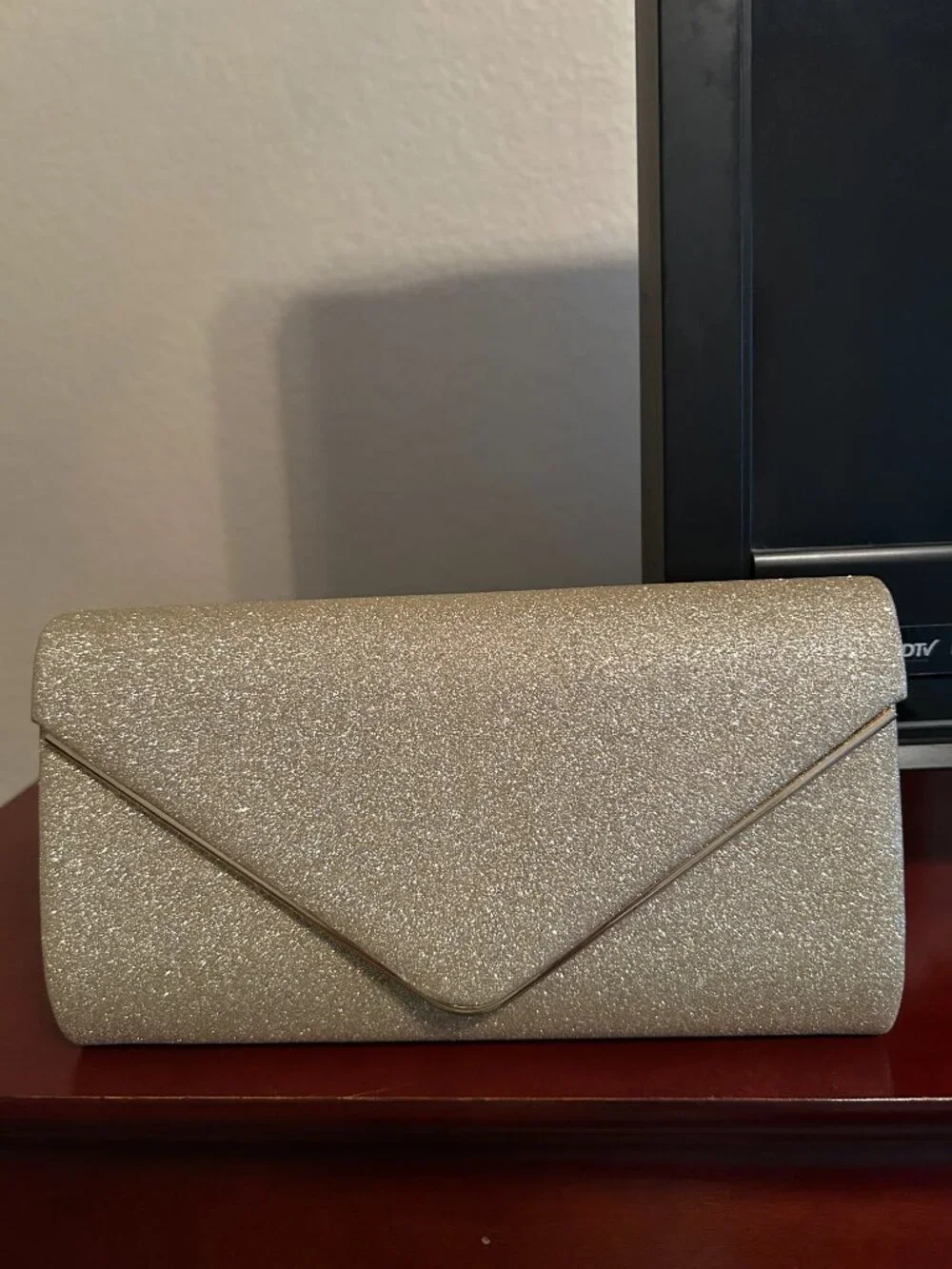 Unbranded Chain Shoulder/Clutch - Gold Sparkle - 9